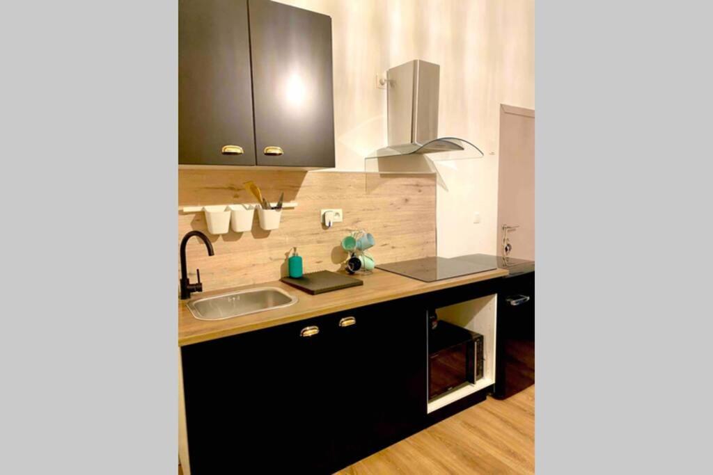 Luxury 1Bedroom Apartment Монс Экстерьер фото